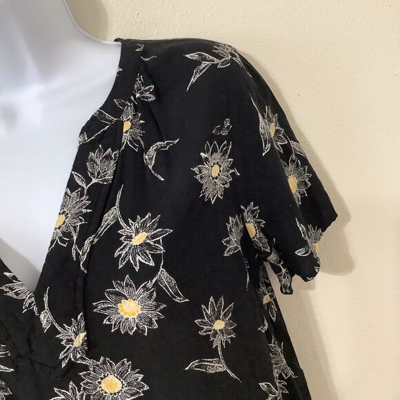 Old Navy Black Floral Cottagecore Summer Tropical Flower Print Flowy Top Medium - Picture 3 of 10